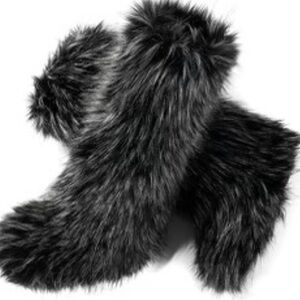 Stylish Black Faux Fur Boots